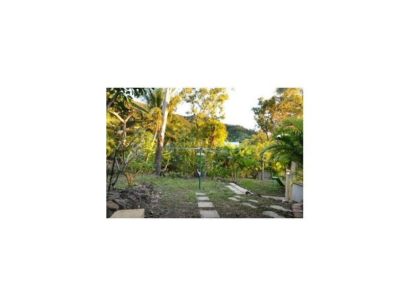 38 Island Drive, Cannonvale QLD 4802