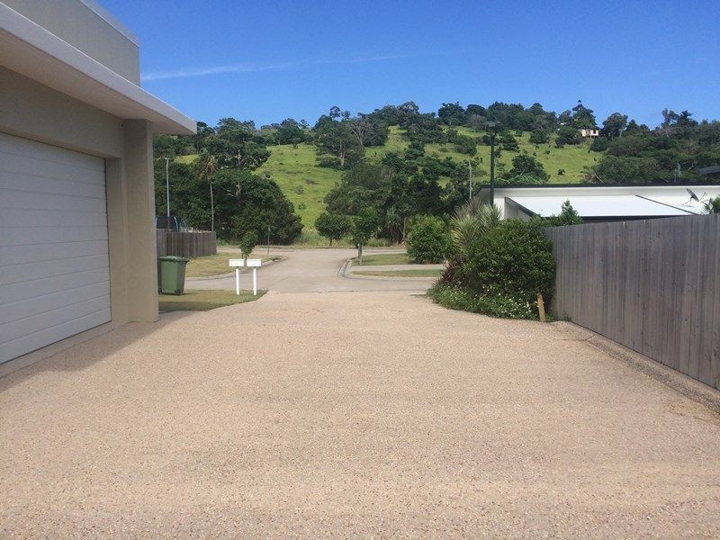 6a Leichardt Place, Cannonvale QLD 4802