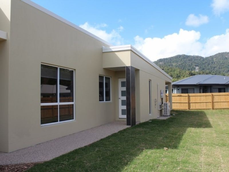 6a Leichardt Place, Cannonvale QLD 4802