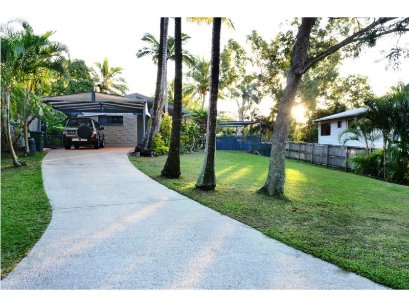 40 Tropic Road, Cannonvale QLD 4802