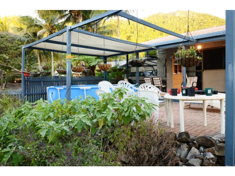 40 Tropic Road, Cannonvale QLD 4802