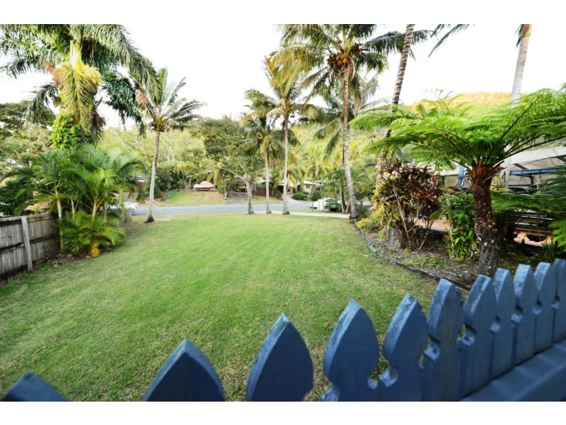 40 Tropic Road, Cannonvale QLD 4802