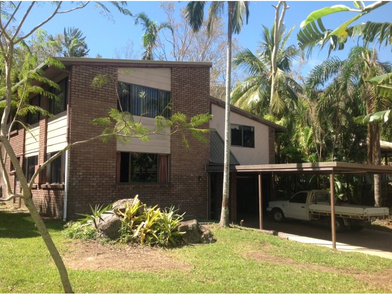 5 Iluka Street, Cannonvale QLD 4802