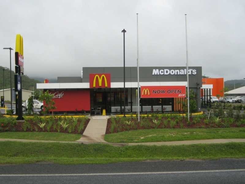 Reef Plaza Shute Harbour Road, Cannonvale QLD 4802