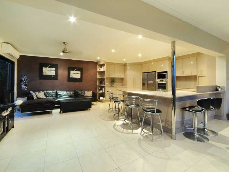 12 Ocean View Avenue, Airlie Beach QLD 4802