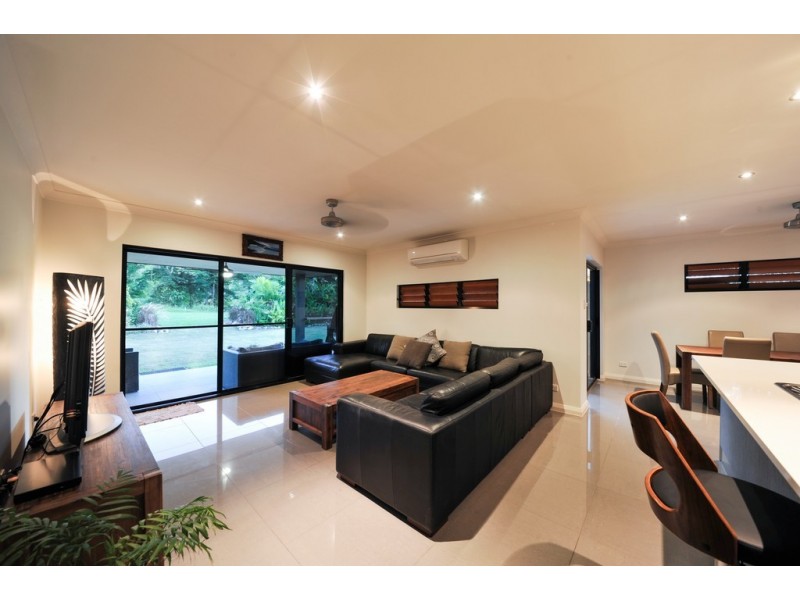 80 Abell Road, Cannonvale QLD 4802