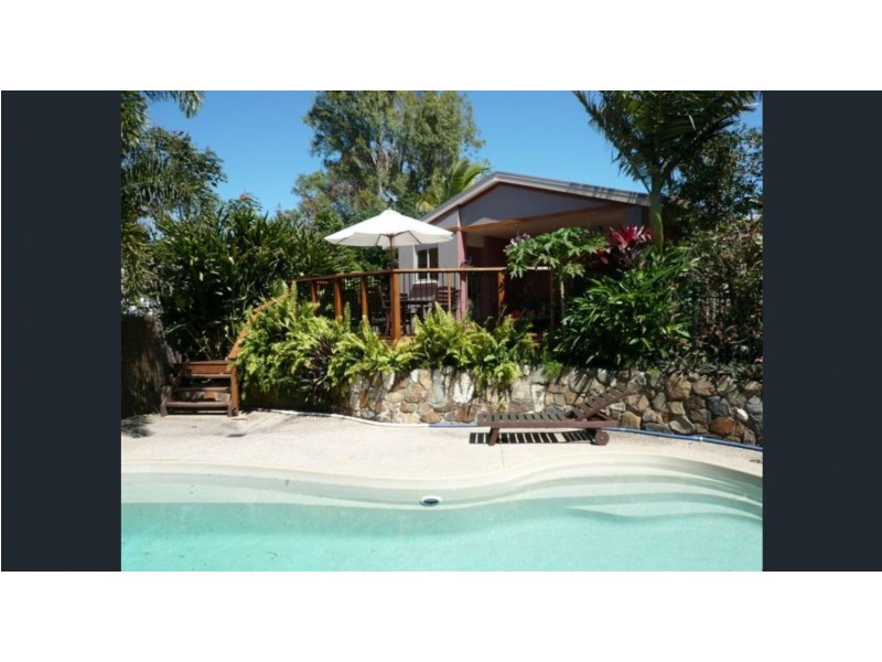 13 Hamilton Ave, Cannonvale QLD 4802