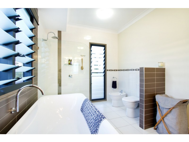 16 Wills Court, Cannonvale QLD 4802