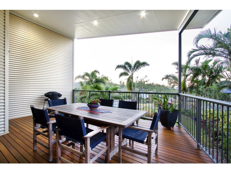 16 Wills Court, Cannonvale QLD 4802