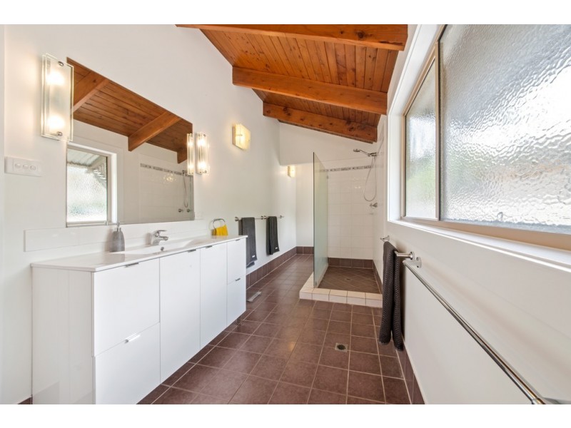 5 Adina Street, Cannonvale QLD 4802