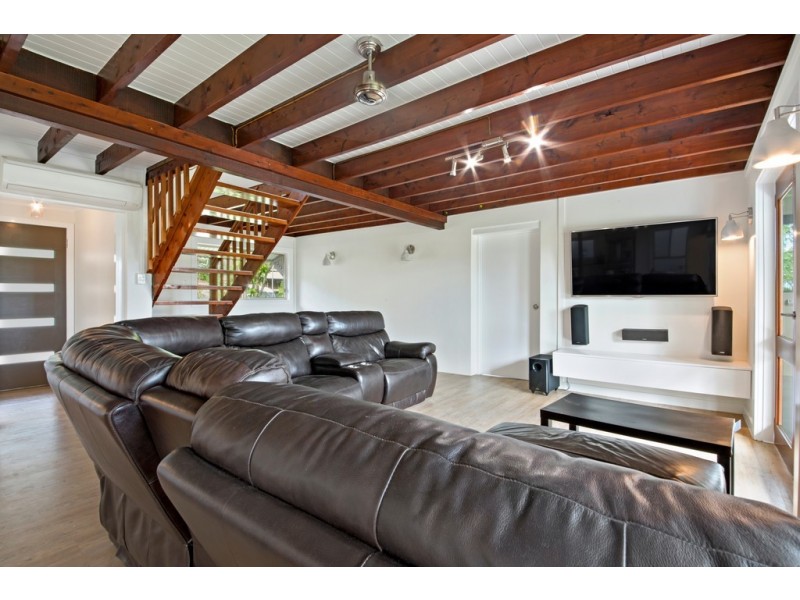 5 Adina Street, Cannonvale QLD 4802