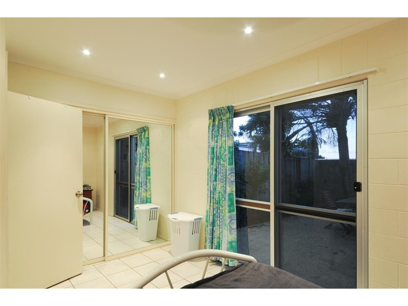 4/1 Pleasant Drive, Cannonvale QLD 4802