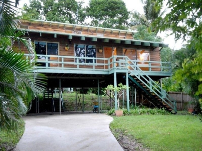 13 Wambiri Street, Cannonvale QLD 4802