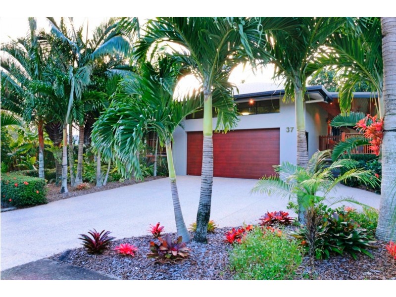37 Eshelby Drive, Cannonvale QLD 4802