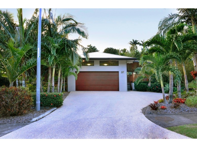 37 Eshelby Drive, Cannonvale QLD 4802