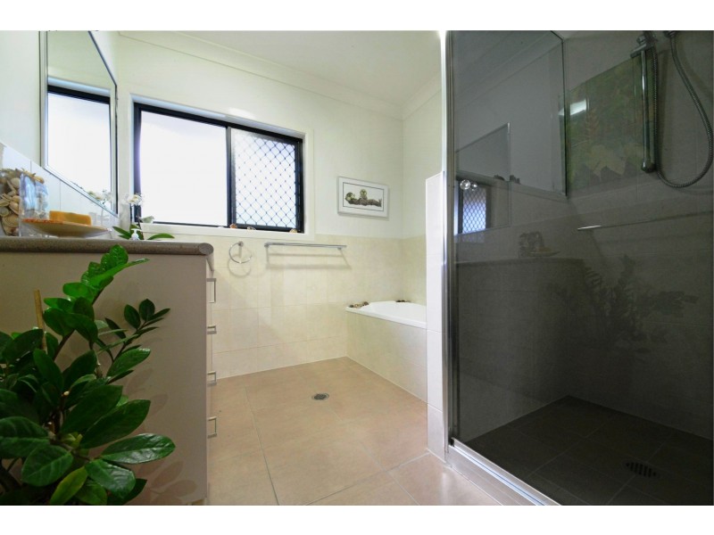 37 Eshelby Drive, Cannonvale QLD 4802