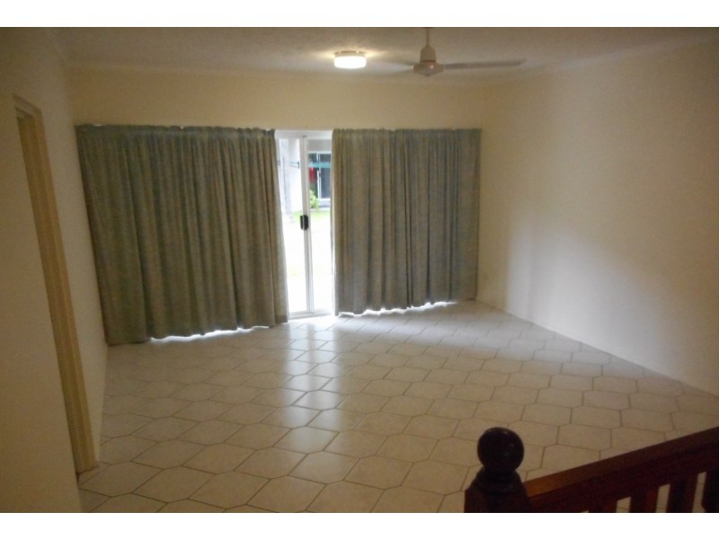2c/10 Island Drive, Cannonvale QLD 4802