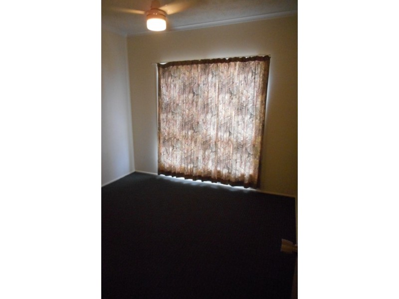 2c/10 Island Drive, Cannonvale QLD 4802
