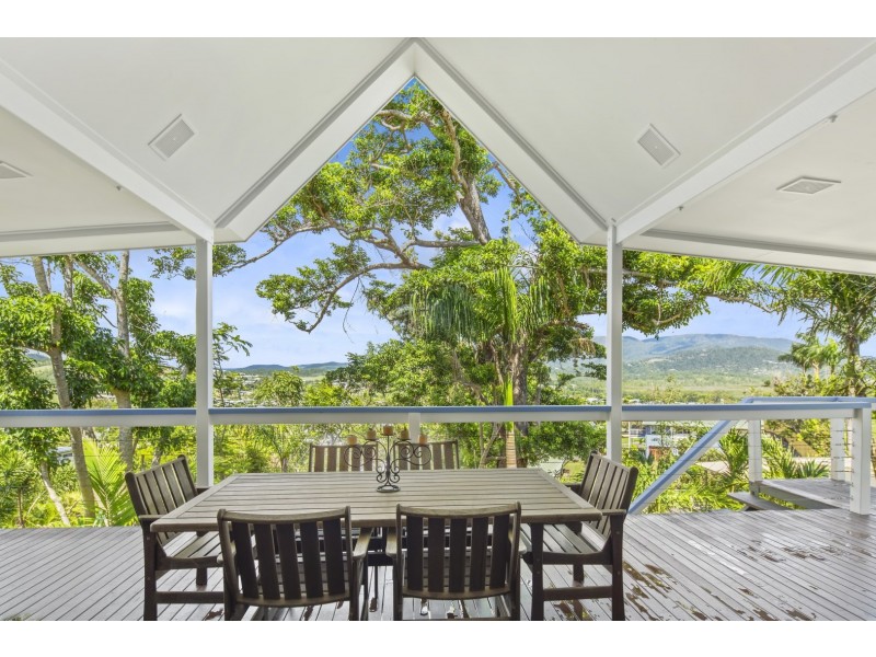 6 Panoramic Court, Cannonvale QLD 4802
