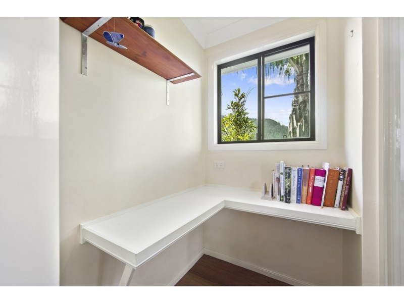 6 Panoramic Court, Cannonvale QLD 4802
