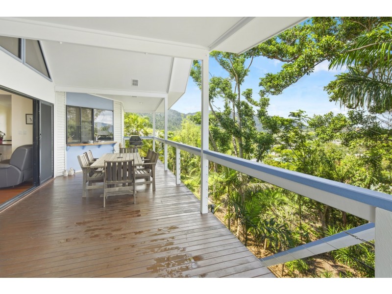 6 Panoramic Court, Cannonvale QLD 4802