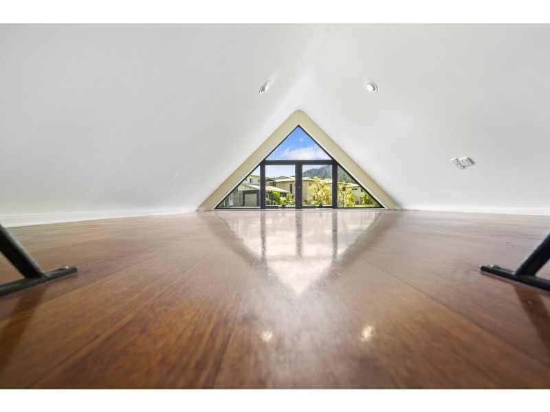 6 Panoramic Court, Cannonvale QLD 4802