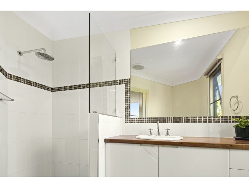 6 Panoramic Court, Cannonvale QLD 4802