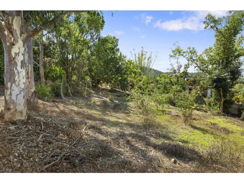 6 Panoramic Court, Cannonvale QLD 4802