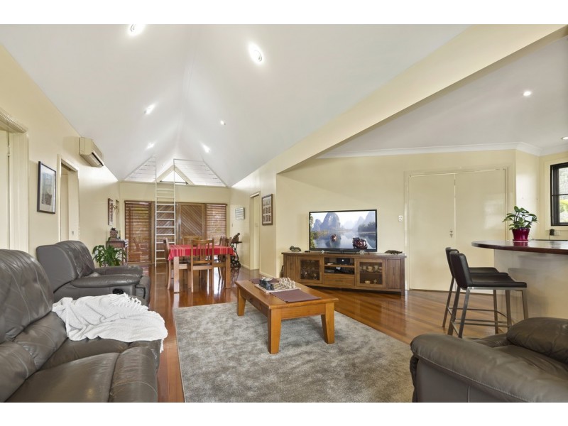 6 Panoramic Court, Cannonvale QLD 4802
