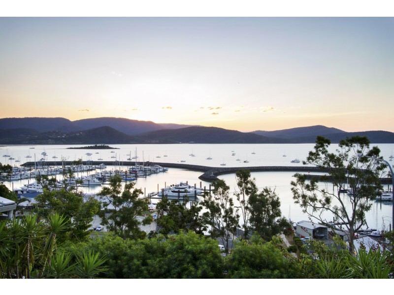 33 Airlie Crescent, Airlie Beach QLD 4802
