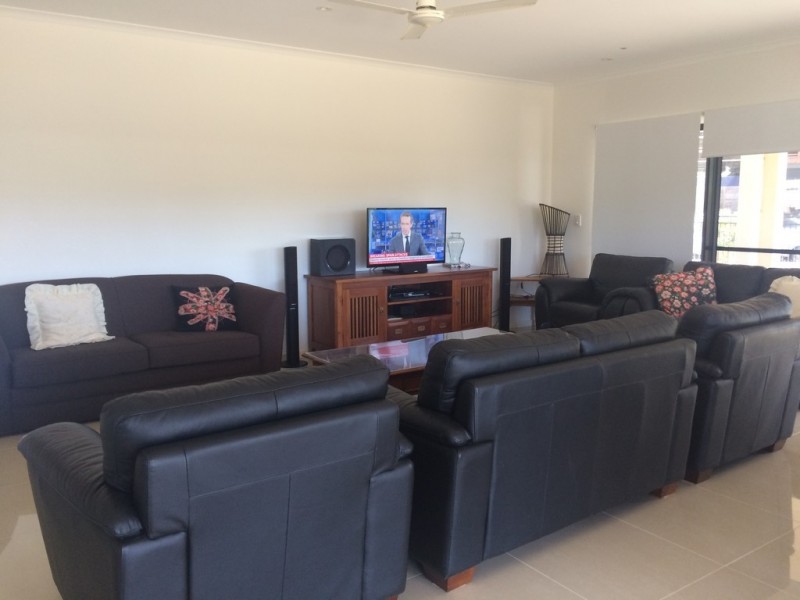 7 Parker Road, Cannonvale QLD 4802