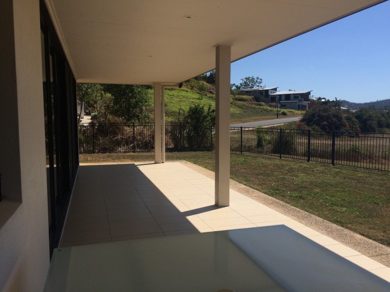 7 Parker Road, Cannonvale QLD 4802