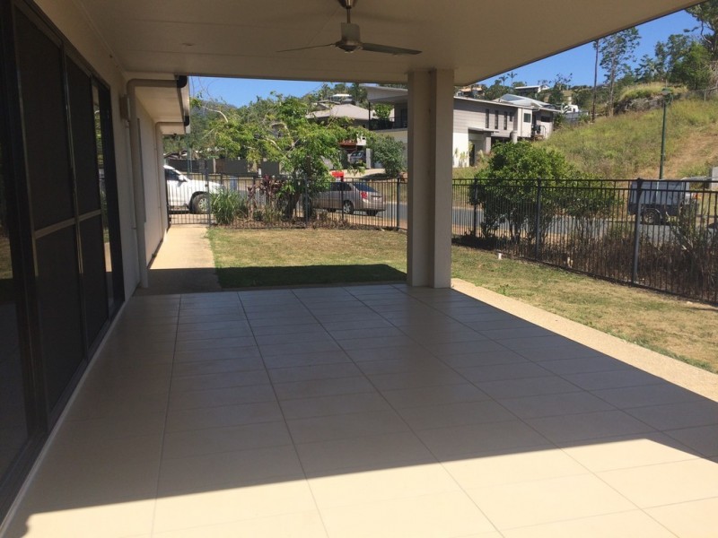7 Parker Road, Cannonvale QLD 4802