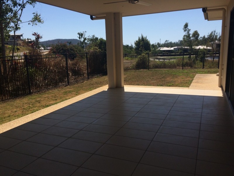 7 Parker Road, Cannonvale QLD 4802