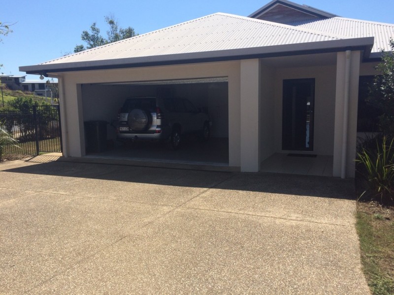 7 Parker Road, Cannonvale QLD 4802