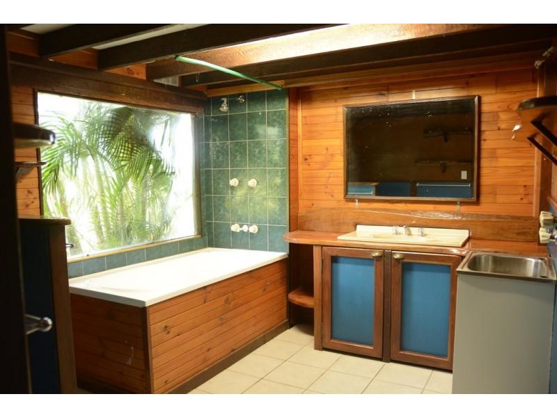 74 Domenica Drive, Sugarloaf QLD 4800