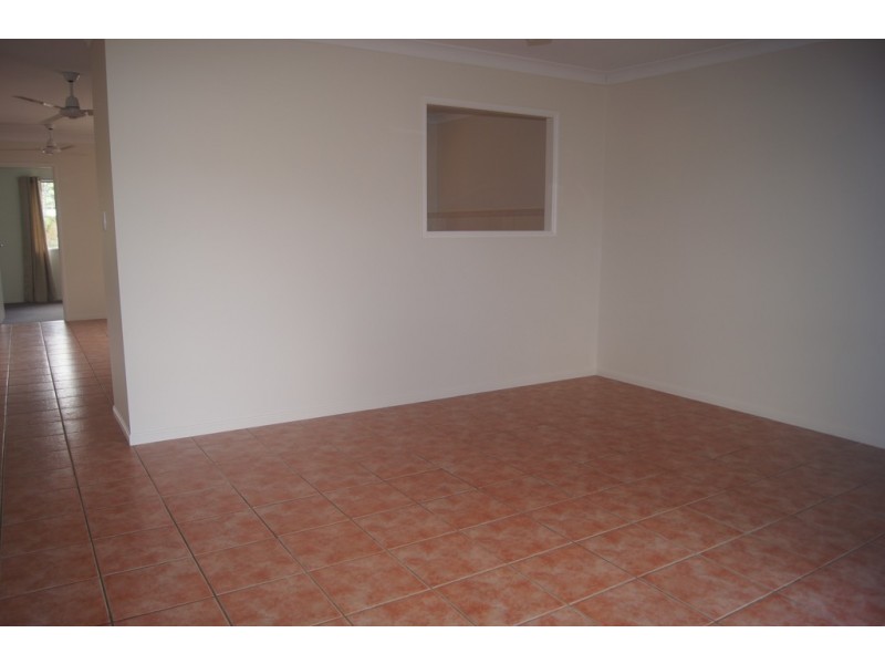 9 Shelley Close, Cannonvale QLD 4802