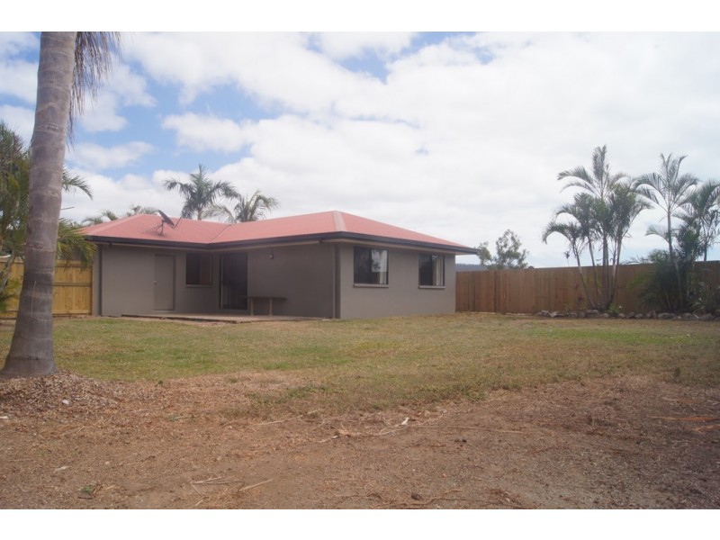 9 Shelley Close, Cannonvale QLD 4802
