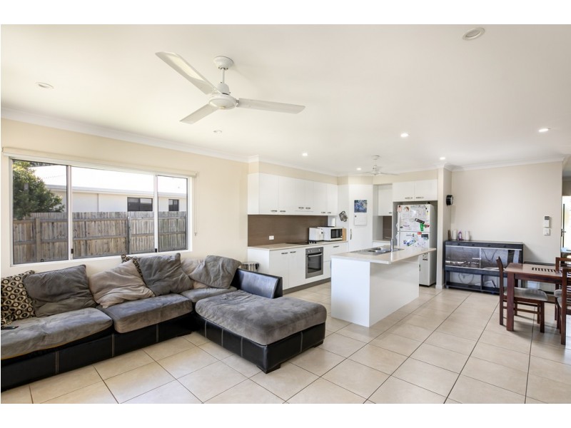 11 Endeavour Circuit, Cannonvale QLD 4802