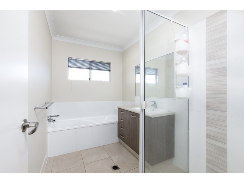 11 Endeavour Circuit, Cannonvale QLD 4802
