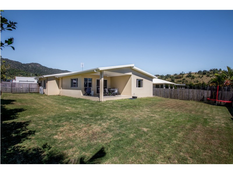 11 Endeavour Circuit, Cannonvale QLD 4802