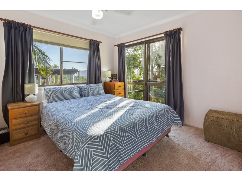 7 Woodwark Crescent, Cannonvale QLD 4802