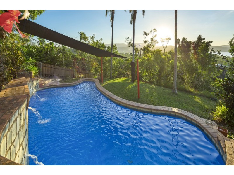 7 Woodwark Crescent, Cannonvale QLD 4802