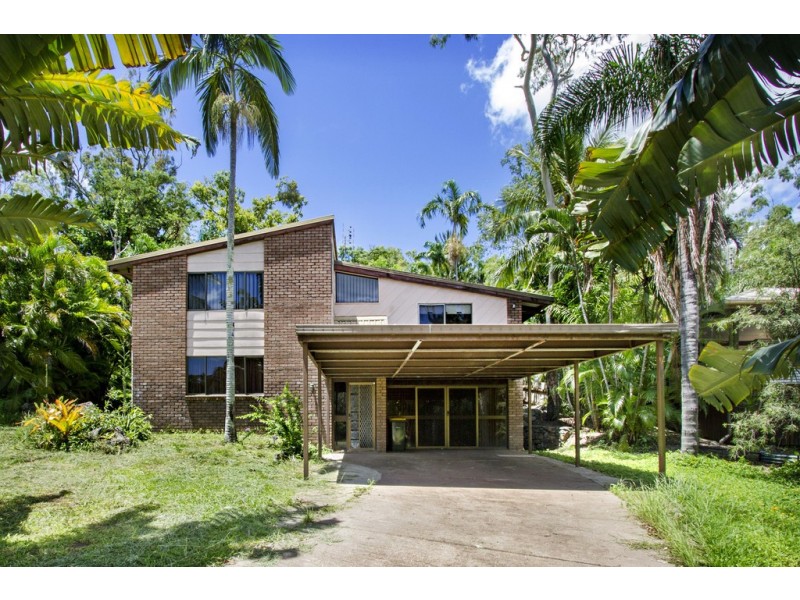 5 Iluka Street, Cannonvale QLD 4802
