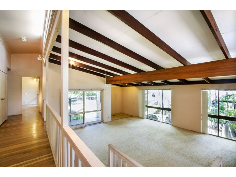 5 Iluka Street, Cannonvale QLD 4802