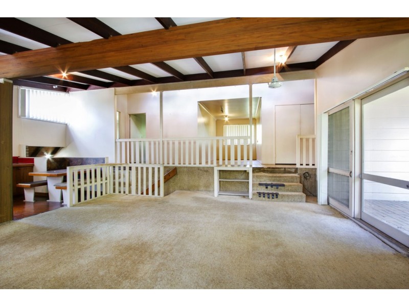 5 Iluka Street, Cannonvale QLD 4802