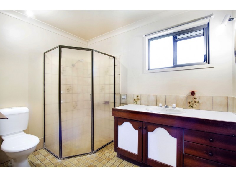 5 Iluka Street, Cannonvale QLD 4802