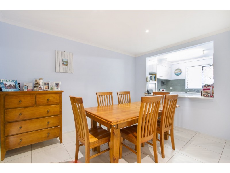8 Duell Road, Cannonvale QLD 4802