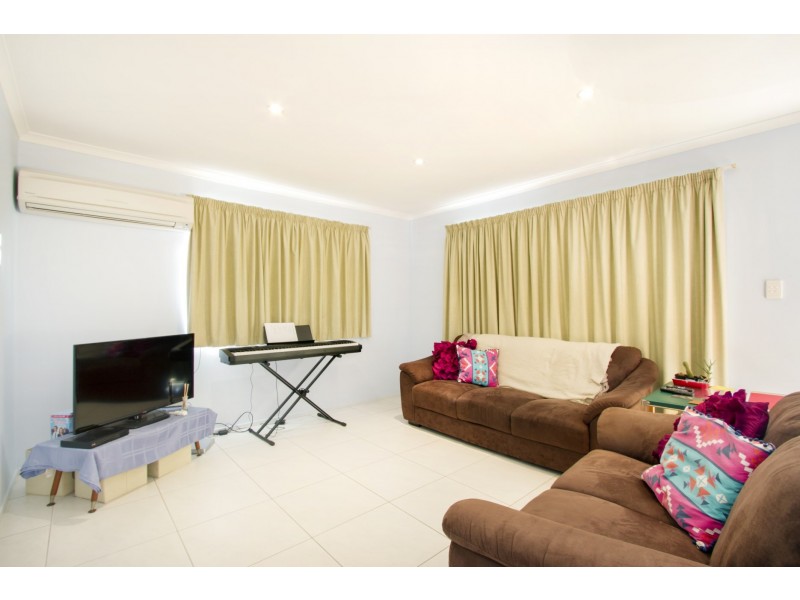 8 Duell Road, Cannonvale QLD 4802