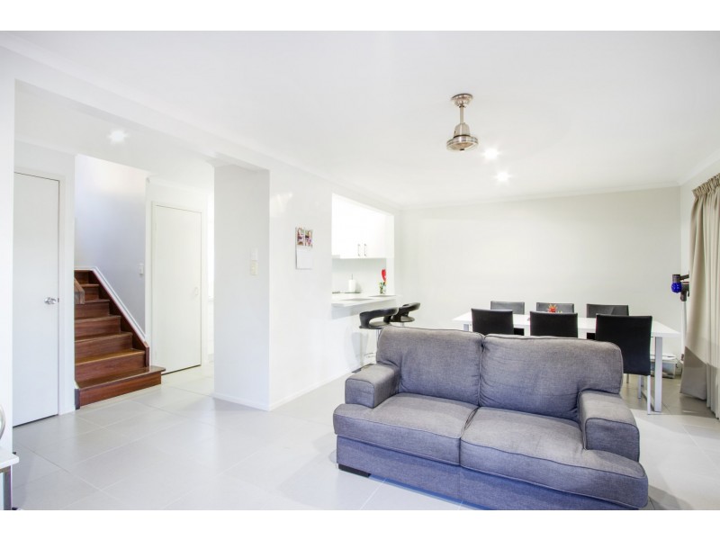 8 Duell Road, Cannonvale QLD 4802
